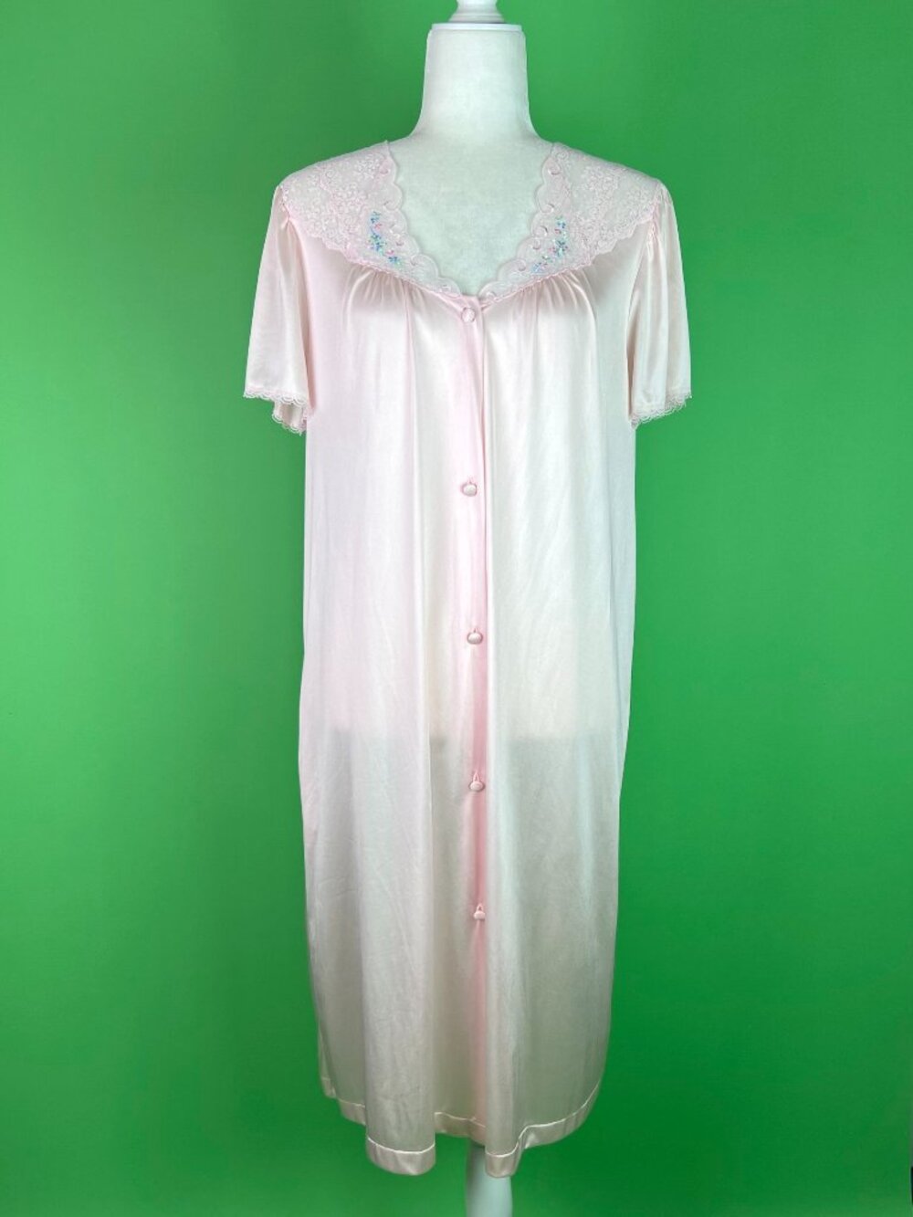 Vintage Pastel Pink Short Sleeve Nightgown with Lace Trim Embroidery Size M/L